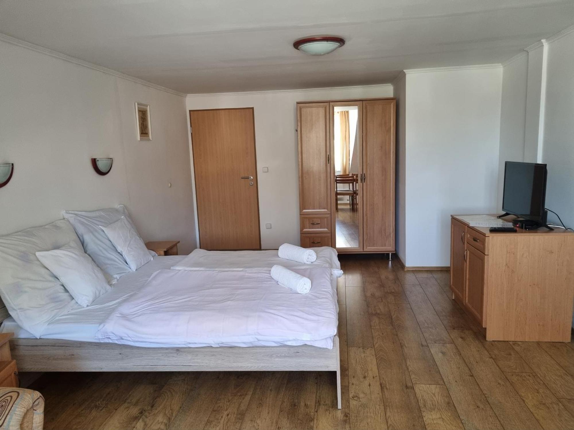 Kemences Fogado Bed & Breakfast Tardos Екстериор снимка